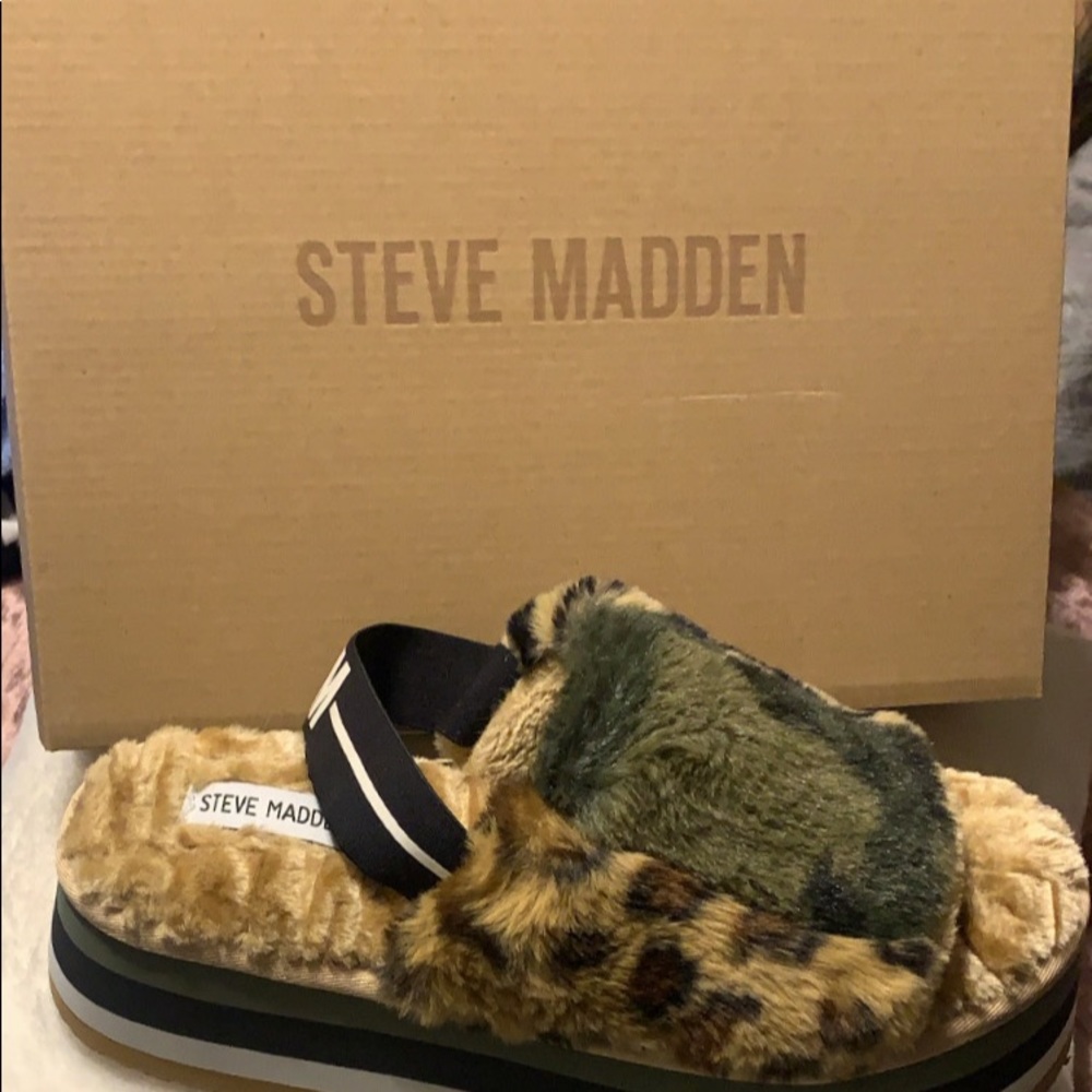 Steve Madden slides